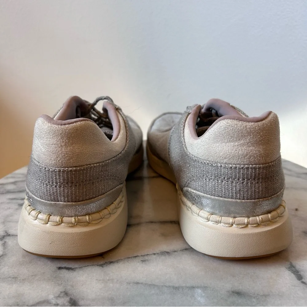 Toms Women's Gray and Tan Sneakers
